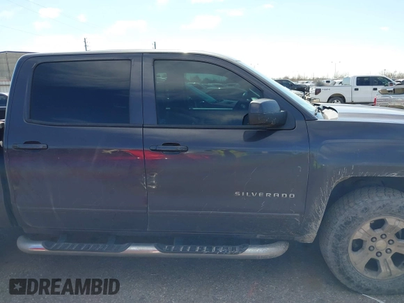 2015 Chevrolet Silverado 1500 LT with VIN 3GCUKREC2FG232302, listed as a IAAI auction lot 41652224 with 231,334 mi miles. Bid and sale history available at carsss.com. Image 13.