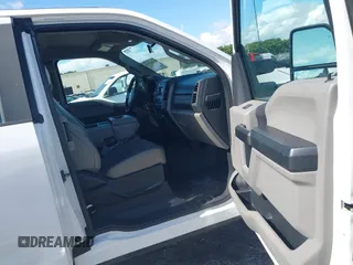 2019 Ford F-250 XL с VIN 1FT7X2A67KEC53878, выставлен на аукционе IAAI как лот 42707576 с пробегом 155 920 миль миль и . История ставок и продаж доступна на DreamBid. Изображение 5.