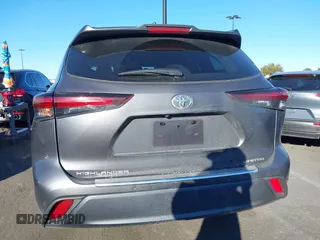 2024 Toyota Highlander LE z VIN 5TDKDRAH7RS534256, wystawiony jako IAAI lot #41609608 z przebiegiem 6 255 mil mil oraz . Historia ofert i sprzedaży dostępna na DreamBid. Obrazek 17.