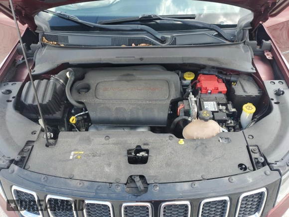 2020 Jeep Compass Altitude z VIN 3C4NJCBB9LT243039, wystawiony jako Copart lot #51599495 z przebiegiem 48 063 mil mil oraz Nie do naprawy. Historia ofert i sprzedaży dostępna na DreamBid. Obrazek 14.