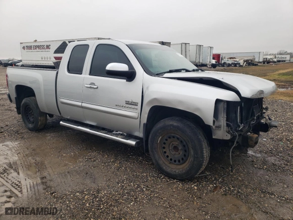 2013 Chevrolet Silverado 1500 LT with VIN 1GCRCSE08DZ413787, listed as a Copart auction lot 42134515 with 134,908 mi miles and Salvage Title. Bid and sale history available at carsss.com. Image 4.