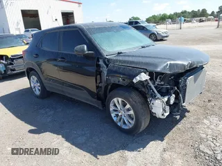2021 Chevrolet TrailBlazer LS with VIN KL79MMS25MB171335, listed as a IAAI auction lot 42160839 with 5,033 mi miles. Bid and sale history available at carsss.com. Image 1.