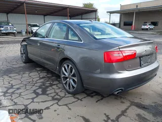 2013 Audi A6 Premium Plus z VIN WAUGGAFC8DN077982, wystawiony jako IAAI lot #41783832 z przebiegiem 95 981 mil mil oraz . Historia ofert i sprzedaży dostępna na DreamBid. Obrazek 3.