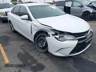 2017 Toyota Camry XLE z VIN 4T1BF1FKXHU797542, wystawiony jako IAAI lot #42374500 z przebiegiem 49 983 mil mil oraz . Historia ofert i sprzedaży dostępna na DreamBid. Obrazek 1.