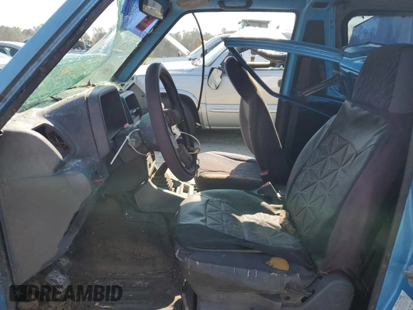 1995 Geo Tracker z VIN 2CNBE18UXS6930601, wystawiony jako Copart lot #76079094 z przebiegiem 276 136 mil mil oraz Szkody całkowita. Historia ofert i sprzedaży dostępna na DreamBid. Obrazek 7.