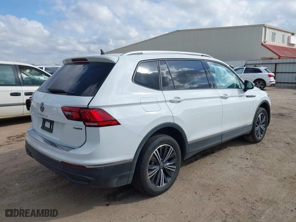 2024 Volkswagen Tiguan Wolfsburg Edition with VIN 3VV5B7AX8RM233687, listed as a IAAI auction lot 41504709 with 2,387 mi miles. Bid and sale history available at carsss.com. Image 4.