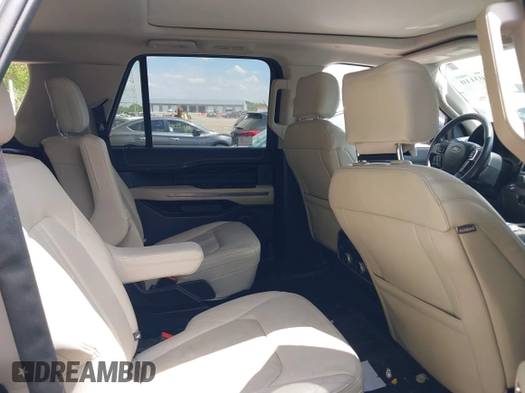 2019 Ford Expedition Max Platinum z VIN 1FMJK1MT1KEA88292, wystawiony jako IAAI lot #42203110 z przebiegiem 73 725 mil mil oraz . Historia ofert i sprzedaży dostępna na DreamBid. Obrazek 8.
