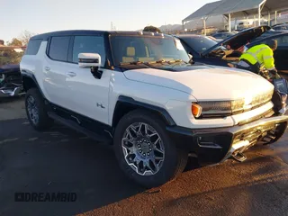 2025 GMC Hummer EV 3X with VIN 1GKB0RDC3SU105813, listed as a IAAI auction lot 41321485 with 461 mi miles. Bid and sale history available at carsss.com. Image 1.
