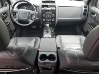 2010 Ford Escape Limited z VIN 1FMCU9EG2AKB77985, wystawiony jako Copart lot #56747655 z przebiegiem 88 362 mil mil oraz Szkoda całkowita • Salvage title. Historia ofert i sprzedaży dostępna na DreamBid. Obrazek 8.