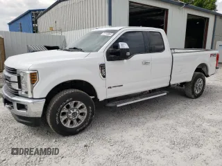 2019 Ford F-250 XL with VIN 1FT7X2BT3KEC45104, listed as a Copart auction lot 71114904 with 179,206 mi miles and Salvage title. Bid and sale history available at DreamBid. Image 1.