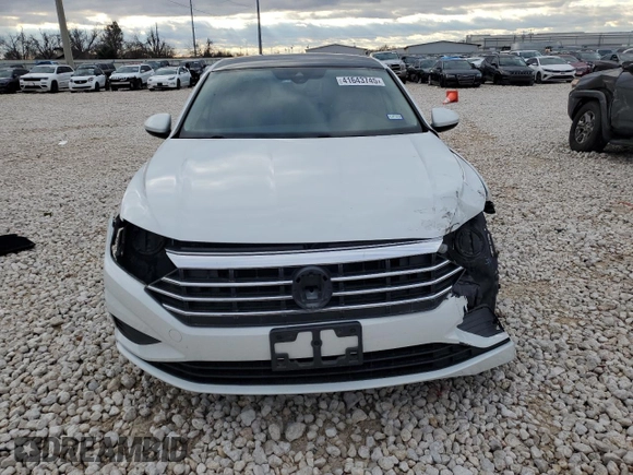 2019 Volkswagen Jetta SEL with VIN 3VWEB7BU7KM248770, listed as a Copart auction lot 41643745 with 37,125 mi miles and Salvage title. Bid and sale history available at DreamBid. Image 5.