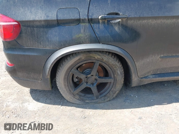 2012 BMW X5 35d z VIN 5UXZW0C51CL665326, wystawiony jako IAAI lot #42633853 z przebiegiem Nie podano mil oraz . Historia ofert i sprzedaży dostępna na DreamBid. Obrazek 6.