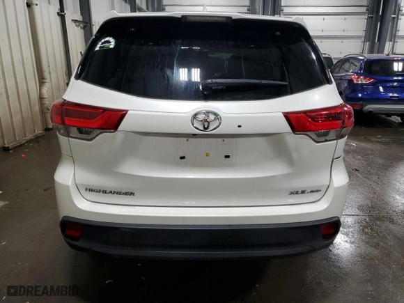 2019 Toyota Highlander SE with VIN 5TDJZRFH6KS564781, listed as a Copart auction lot 49109065 with 90,282 mi miles and Salvage Title. Bid and sale history available at carsss.com. Image 6.