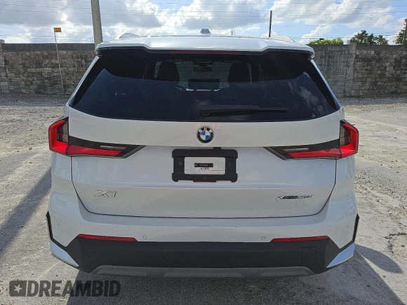 2023 BMW X1 xDrive28i with VIN WBX73EF02P5X84109, listed as a Copart auction lot 57438595 with 25,421 mi miles and Clean title. Bid and sale history available at DreamBid. Image 6.