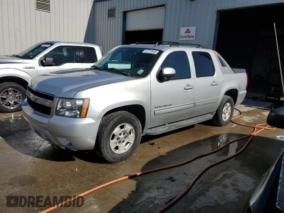 2011 Chevrolet Avalanche LS with VIN 3GNMCEE0XBG121414, listed as a Copart auction lot 47213405 with 143,289 mi miles and Salvage Title. Bid and sale history available at carsss.com. Image 1.