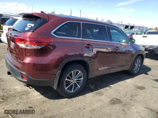 2019 Toyota Highlander SE with VIN 5TDJZRFHXKS735130, listed as a Copart auction lot 48136405 with 81,461 mi miles and Salvage Title. Bid and sale history available at carsss.com. Image 3.