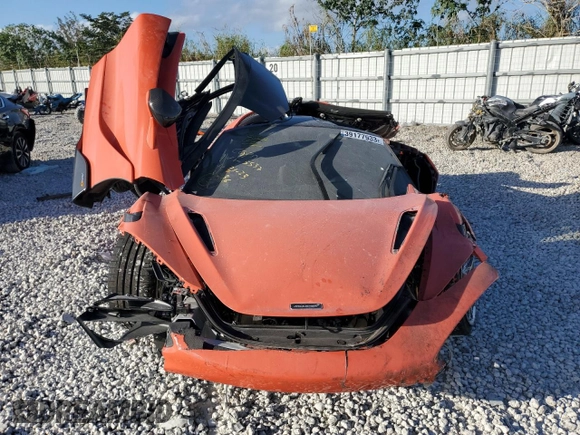 2021 McLaren 765LT z VIN SBM14RCA3MW765537, wystawiony jako Copart lot #39177933 z przebiegiem Nie podano mil oraz Szkody całkowita. Historia ofert i sprzedaży dostępna na DreamBid. Obrazek 5.