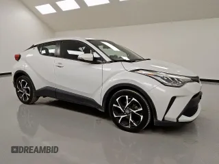 2021 Toyota C-HR LE z VIN NMTKHMBX0MR120577, wystawiony jako Copart lot #57019105 z przebiegiem 152 488 mil mil oraz Czysty tytuł • Clean title. Historia ofert i sprzedaży dostępna na DreamBid. Obrazek 4.
