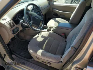 2005 Ford Explorer XLT z VIN 1FMZU73E85ZA18224, wystawiony jako Copart lot #55855745 z przebiegiem Nie podano mil oraz Tytuł czysty. Historia ofert i sprzedaży dostępna na DreamBid. Obrazek 7.