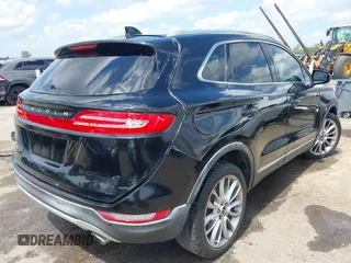 2017 Lincoln MKC Reserve with VIN 5LMCJ3C95HUL54101, listed as a IAAI auction lot 42272528 with 32,815 mi miles and . Bid and sale history available at DreamBid. Image 4.
