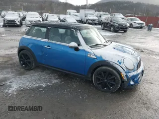 2011 MINI Hardtop S z VIN WMWSV3C50BTY12514, wystawiony jako IAAI lot #40989520 z przebiegiem 199 445 mil mil oraz . Historia ofert i sprzedaży dostępna na DreamBid. Obrazek 1.