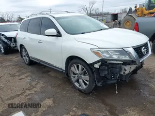 2016 Nissan Pathfinder Platinum with VIN 5N1AR2MM8GC662836, listed as a IAAI auction lot 41702450 with 149,885 mi miles. Bid and sale history available at carsss.com. Image 1.