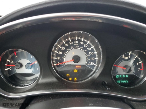 2014 Chrysler 200 LX with VIN 1C3CCBAB8EN211137, listed as a Copart auction lot 43703675 with 167,497 mi miles and Salvage Title. Bid and sale history available at carsss.com. Image 9.
