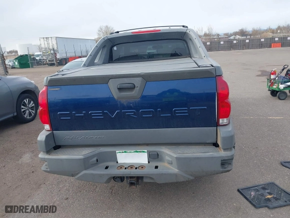 2002 Chevrolet Avalanche with VIN 3GNEK13T62G127112, listed as a IAAI auction lot 41817568 with 180,672 mi miles. Bid and sale history available at carsss.com. Image 16.