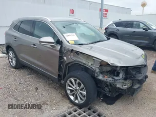 2017 Lincoln MKC Select z VIN 5LMCJ2C92HUL34916, wystawiony jako IAAI lot #42024355 z przebiegiem 34 242 mil mil oraz . Historia ofert i sprzedaży dostępna na DreamBid. Obrazek 1.