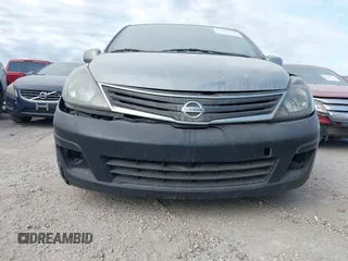 2011 Nissan Versa S z VIN 3N1BC1CP9BL451970, wystawiony jako IAAI lot #42206243 z przebiegiem 301 400 mil mil oraz . Historia ofert i sprzedaży dostępna na DreamBid. Obrazek 13.