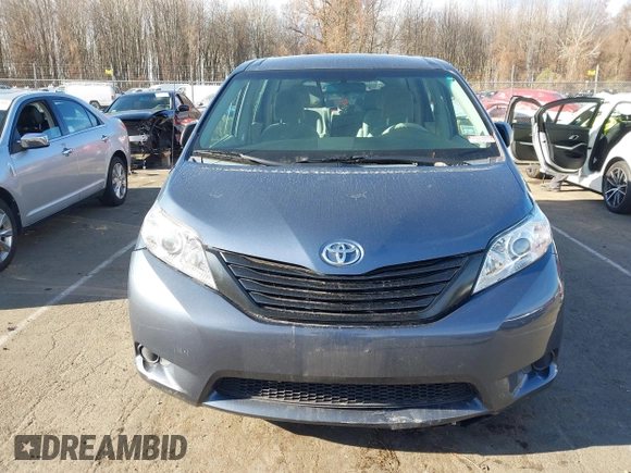 2014 Toyota Sienna L with VIN 5TDZK3DC0ES413970, listed as a IAAI auction lot 40870422 with 138,589 mi miles. Bid and sale history available at carsss.com. Image 12.