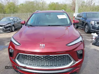 2024 Buick Encore GX Avenir z VIN KL4AMFSL5RB054571, wystawiony jako IAAI lot #41839672 z przebiegiem 7 826 mil mil oraz . Historia ofert i sprzedaży dostępna na DreamBid. Obrazek 12.