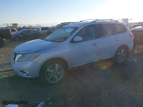 2014 Nissan Pathfinder Platinum with VIN 5N1AR2MM9EC676855, listed as a IAAI auction lot 41450200 with 142,322 mi miles. Bid and sale history available at carsss.com. Image 17.