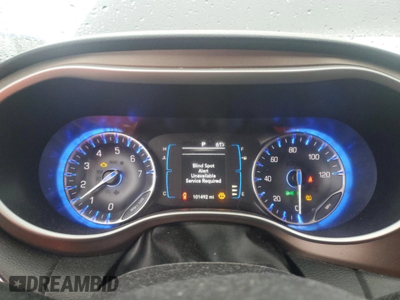 2017 Chrysler Pacifica Touring L with VIN 2C4RC1BG4HR810277, listed as a Copart auction lot 77885014 with 101,492 mi miles and Salvage Title. Bid and sale history available at DreamBid. Image 9.