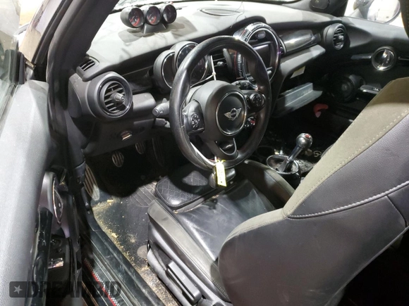 2017 MINI Hardtop John Cooper Works with VIN WMWXM9C55HT998118, listed as a Copart auction lot 86116764 with Not provided miles and Salvage title. Bid and sale history available at DreamBid. Image 8.