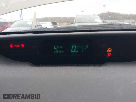 2004 Toyota Prius with VIN JTDKB22UX40033849, listed as a IAAI auction lot 41670061 with 299,999 mi miles and . Bid and sale history available at DreamBid. Image 7.