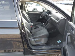 2022 Volkswagen Tiguan SE with VIN 3VV3B7AX8NM163352, listed as a IAAI auction lot 40946586 with 27,847 mi miles and . Bid and sale history available at DreamBid. Image 5.
