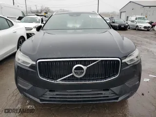2019 Volvo XC60 Momentum with VIN LYV102DK3KB192936, listed as a Copart auction lot 86303674 with 0 mi miles and Clean Title. Bid and sale history available at carsss.com. Image 5.