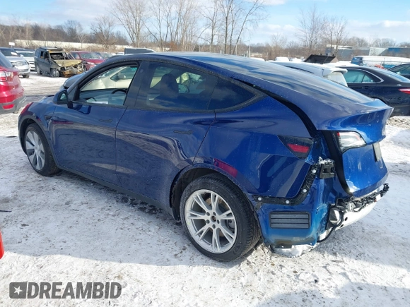 2021 Tesla Model Y Long Range with VIN 5YJYGDEE1MF083780, listed as a IAAI auction lot 41549308 with 37,372 mi miles and . Bid and sale history available at DreamBid. Image 3.