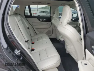 2020 Volvo V60 z VIN YV4102WK4L1034642, wystawiony jako Copart lot #82837923 z przebiegiem Nie podano mil oraz . Historia ofert i sprzedaży dostępna na DreamBid. Obrazek 10.