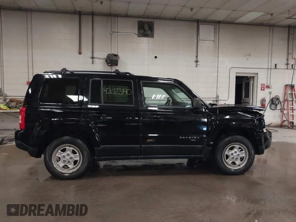 2013 Jeep Patriot Sport z VIN 1C4NJRBB9DD140293, wystawiony jako IAAI lot #42023140 z przebiegiem 84 831 mil mil oraz . Historia ofert i sprzedaży dostępna na DreamBid. Obrazek 13.