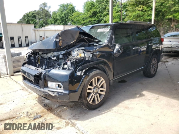 2010 Toyota 4Runner SR5 z VIN JTEZU5JR8A5000530, wystawiony jako Copart lot #55772475 z przebiegiem Nie podano mil oraz Szkoda całkowita • Salvage title. Historia ofert i sprzedaży dostępna na DreamBid. Obrazek 1.