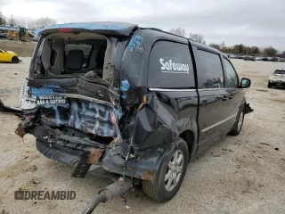 2011 Chrysler Town & Country Touring with VIN 2A4RR5DGXBR636817, listed as a Copart auction lot 88668935 with Not Provided miles and Non Repairable. Bid and sale history available at DreamBid. Image 3.