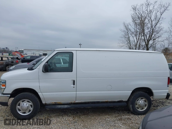 2013 Ford Econoline Cargo Commercial z VIN 1FTNE2EW5DDA32862, wystawiony jako IAAI lot #42012064 z przebiegiem 123 985 mil mil oraz . Historia ofert i sprzedaży dostępna na DreamBid. Obrazek 14.