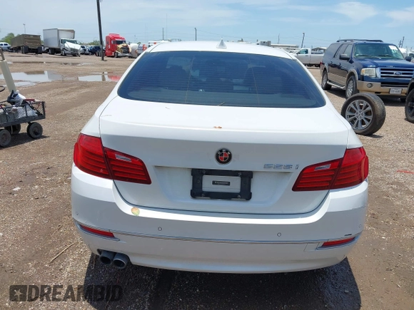 2014 BMW 5 Series 528i z VIN WBA5A5C5XED501949, wystawiony jako IAAI lot #42487130 z przebiegiem 142 445 mil mil oraz . Historia ofert i sprzedaży dostępna na DreamBid. Obrazek 16.