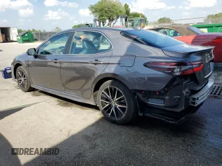 2021 Toyota Camry SE Nightshade with VIN 4T1G11AKXMU530312, listed as a Copart auction lot 50992915 with 295,435 mi miles and Clean Title. Bid and sale history available at carsss.com. Image 2.