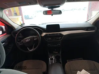 2020 Ford Escape SE z VIN 1FMCU9G68LUB45067, wystawiony jako IAAI lot #42575848 z przebiegiem 68 313 mil mil oraz . Historia ofert i sprzedaży dostępna na DreamBid. Obrazek 16.