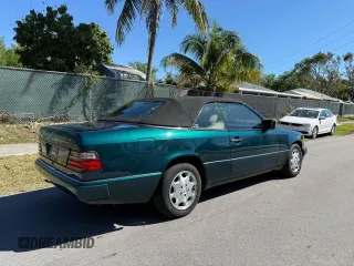 1994 Mercedes-Benz E Class with VIN WDBEA66EXRC118091, listed as a Copart auction lot 49828645 with 92,370 mi miles and Clean Title. Bid and sale history available at carsss.com. Image 4.