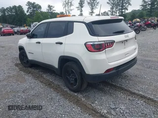 2019 Jeep Compass Sport z VIN 3C4NJCAB7KT646551, wystawiony jako IAAI lot #42603669 z przebiegiem 73 110 mil mil oraz . Historia ofert i sprzedaży dostępna na DreamBid. Obrazek 3.