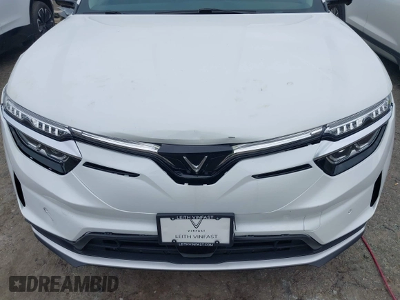 2024 VinFast VF 8 Eco z VIN RLLV1AEB4RH007847, wystawiony jako IAAI lot #40996888 z przebiegiem 2 300 mil mil oraz . Historia ofert i sprzedaży dostępna na DreamBid. Obrazek 6.